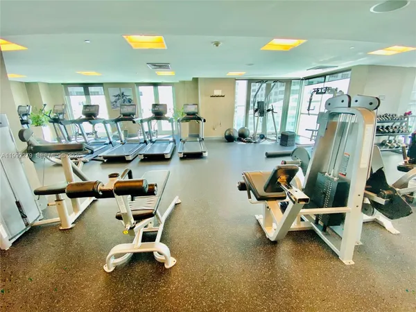 $705,000 | 950 Brickell Bay Drive, Unit 2706, Miami, FL 33131