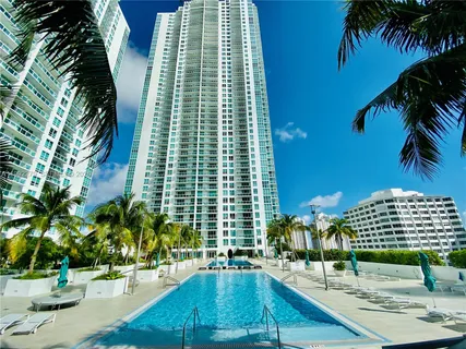 $705,000 | 950 Brickell Bay Drive, Unit 2706, Miami, FL 33131