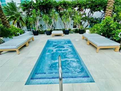 $705,000 | 950 Brickell Bay Drive, Unit 2706, Miami, FL 33131