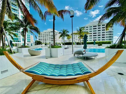$705,000 | 950 Brickell Bay Drive, Unit 2706, Miami, FL 33131