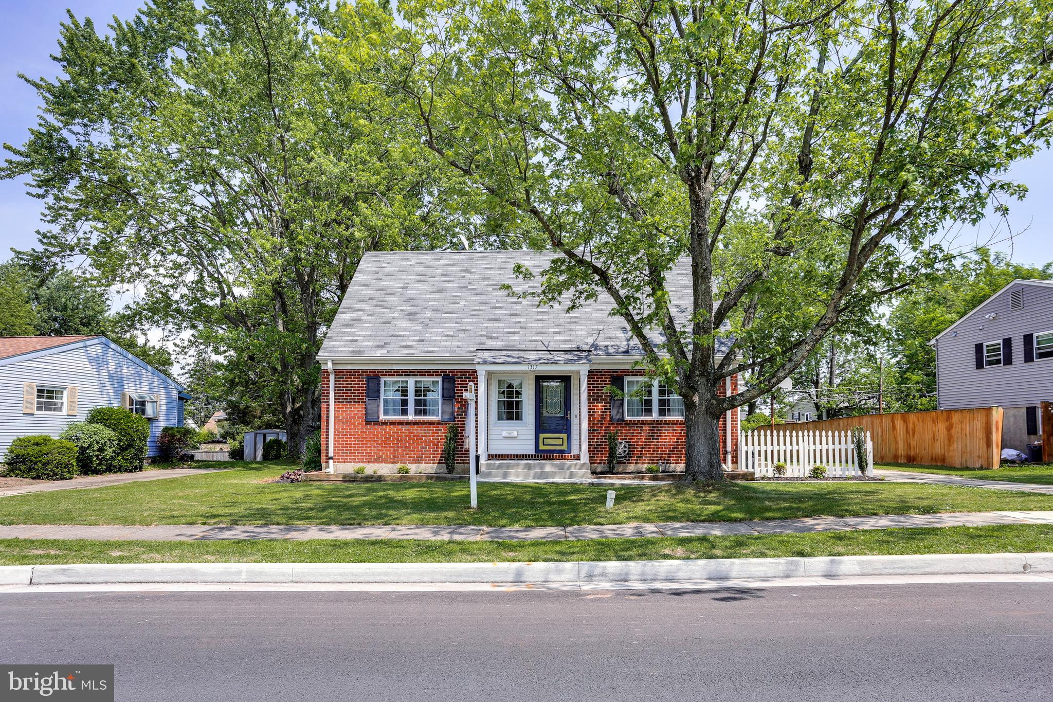 1317 Middleford Road Baltimore, MD 21228 - Photo 4 of 34