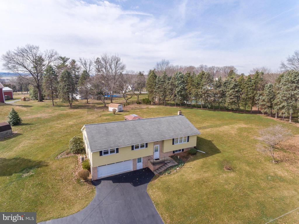 17 Ridge Road Lititz, PA 17543 - Photo 1 of 28