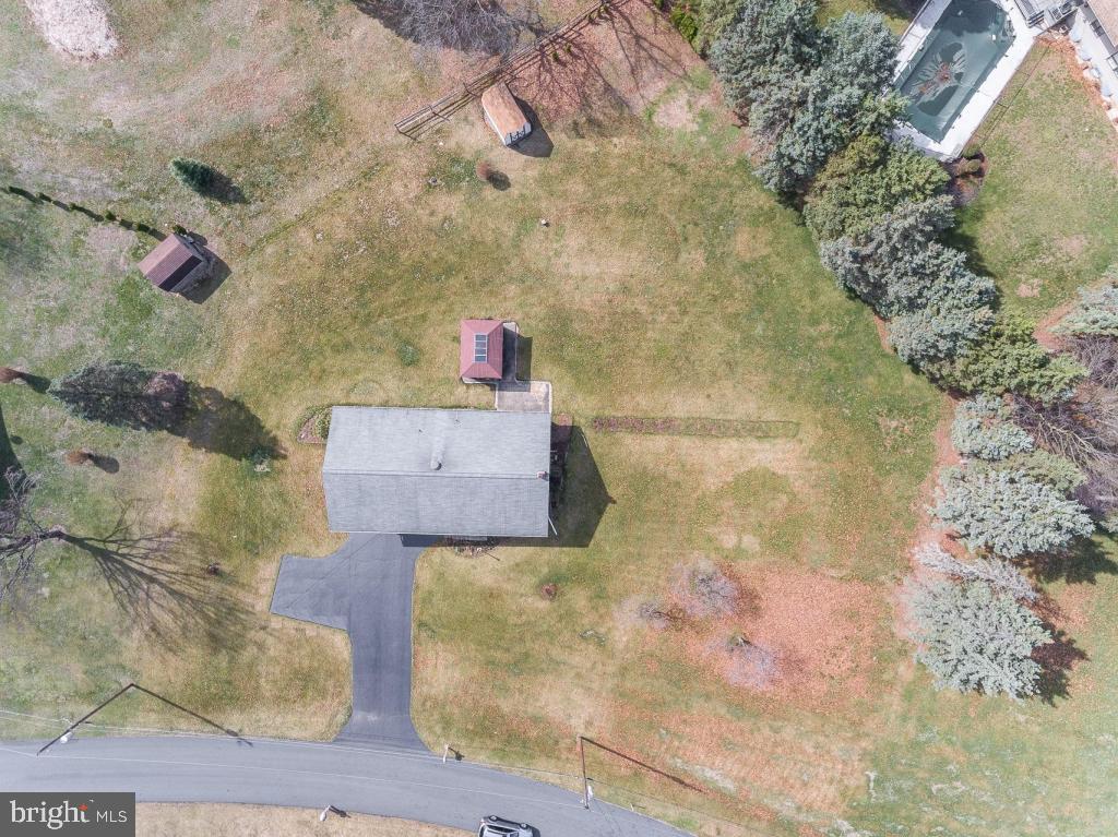 17 Ridge Road Lititz, PA 17543 - Photo 4 of 28