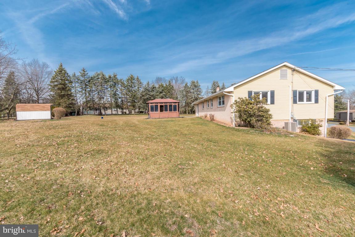 17 Ridge Road Lititz, PA 17543 - Photo 5 of 28