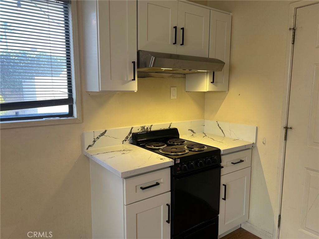 14845 Figueras Road La Mirada, CA 90638 - Photo 5 of 23 New Quartz Counter top