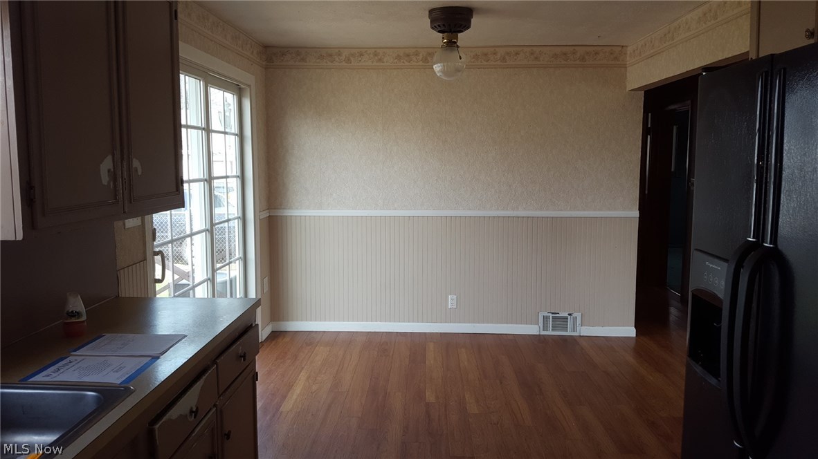 30011 Warren Road Wickliffe, OH 44092 - Photo 12 of 35 Gallery Image 12