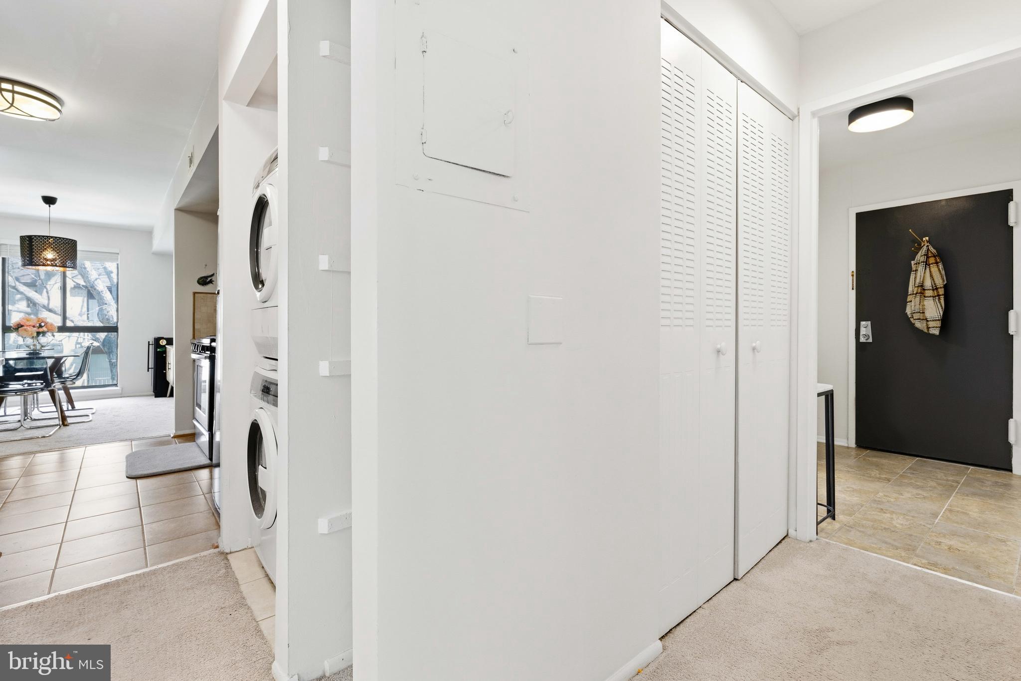 2032 Royal Fern Court, Unit 13/21A Reston, VA 20191 - Photo 25 of 28 a view of a walk in closet