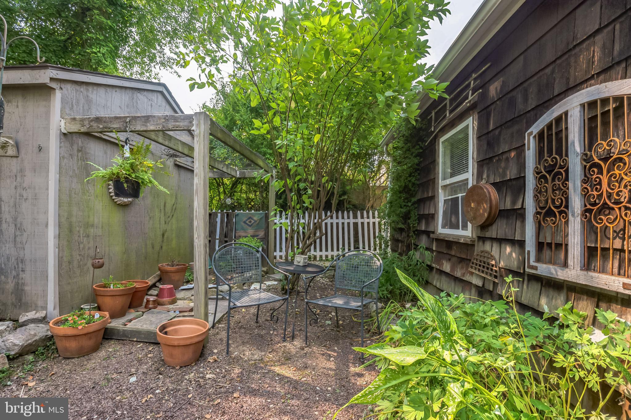 808 Monroe Avenue Glenside, PA 19038 - Photo 7 of 36 Side Yard