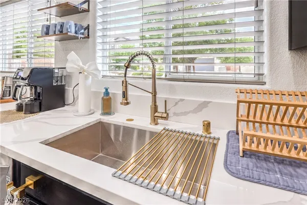 $4,000 | 10762 Flame Vine Court, Las Vegas, NV 89135