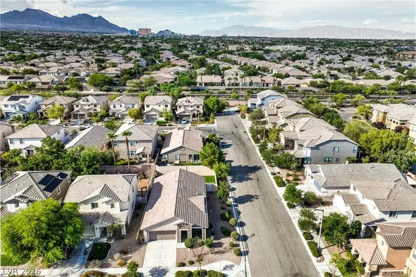 $4,000 | 10762 Flame Vine Court, Las Vegas, NV 89135