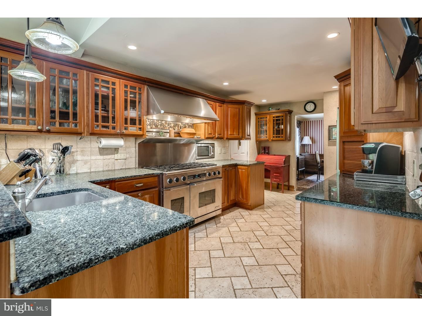 329 Covered Bridge Road Cherry Hill, NJ 08034 - Photo 12 of 25