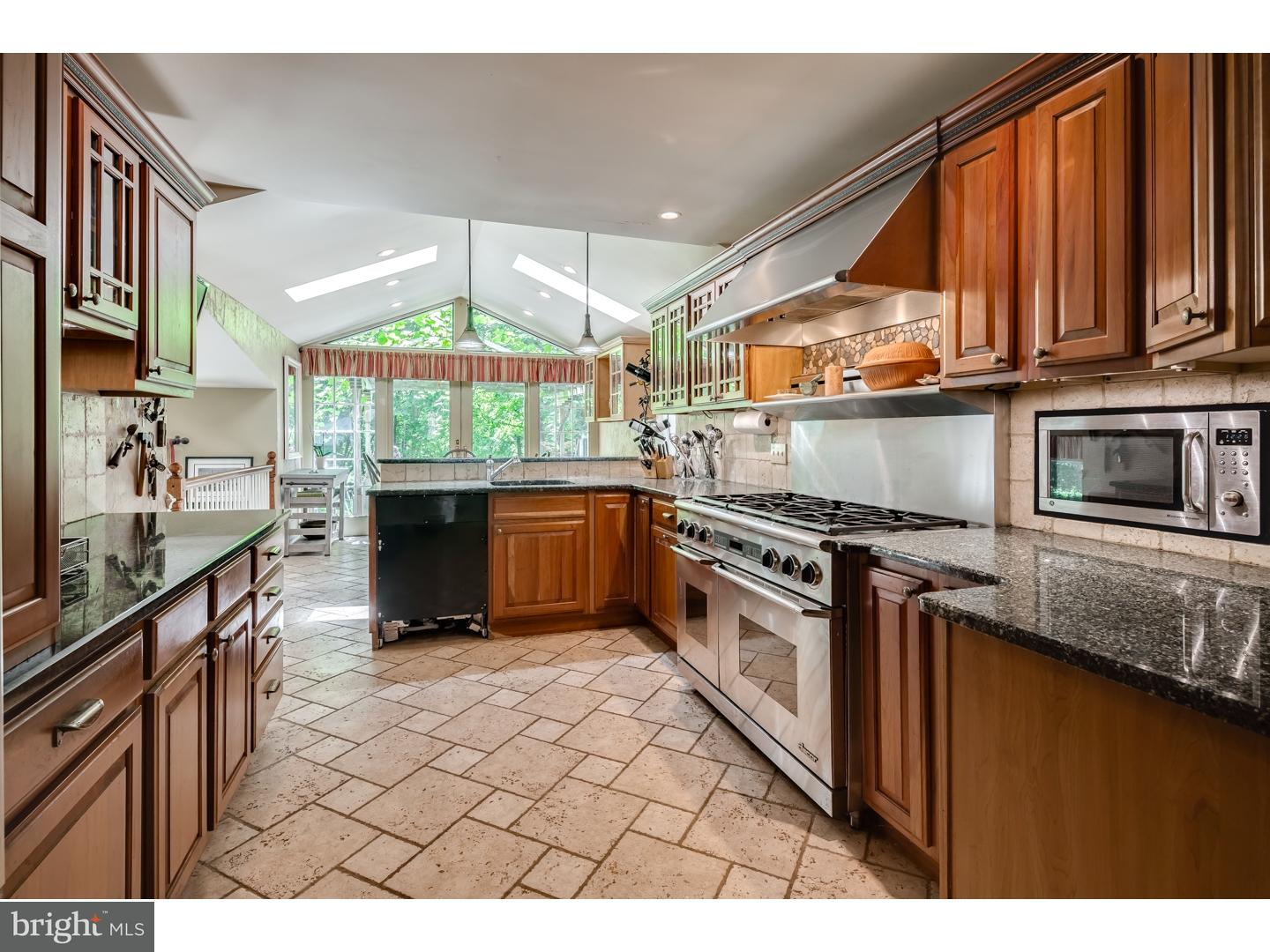 329 Covered Bridge Road Cherry Hill, NJ 08034 - Photo 10 of 25