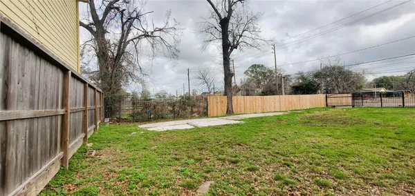 $500 | 4605 Fulton Street, Houston, TX 77009