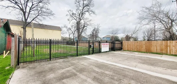 $500 | 4605 Fulton Street, Houston, TX 77009