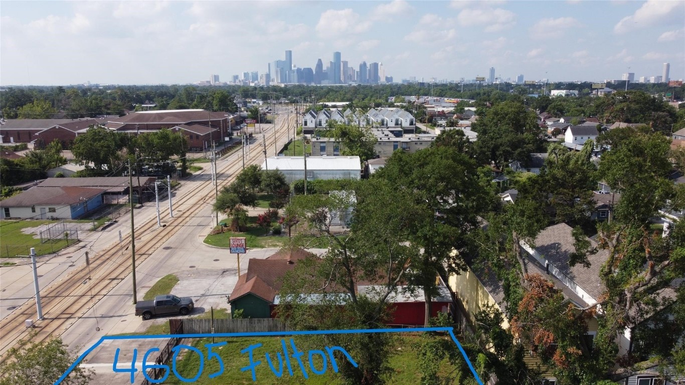 4605 Fulton Street Houston, TX 77009 - Photo 6 of 16