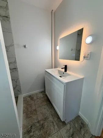 $3,000 | 206 Amsterdam Avenue, Roselle, NJ 07203