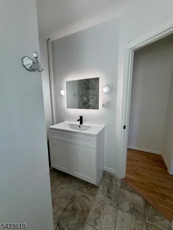 $3,000 | 206 Amsterdam Avenue, Roselle, NJ 07203