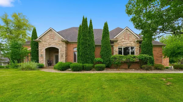 $1,199,900 | 112 Twin Eagles Boulevard East, Huntertown, IN 46748