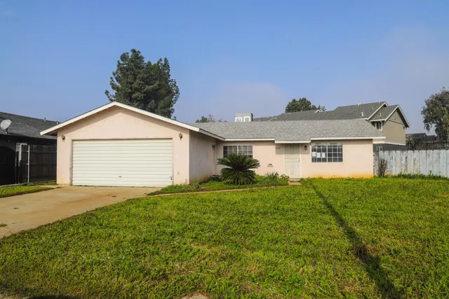 $262,000 | 223 South Kady Avenue, Reedley, CA 93654