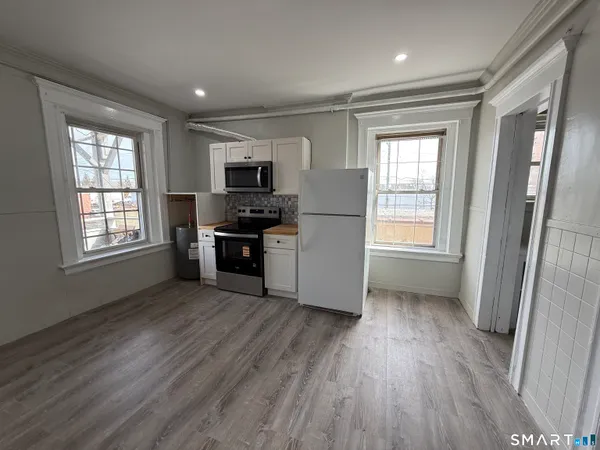 $2,800 | 483 Barnum Avenue, Unit 1, Bridgeport, CT 06608