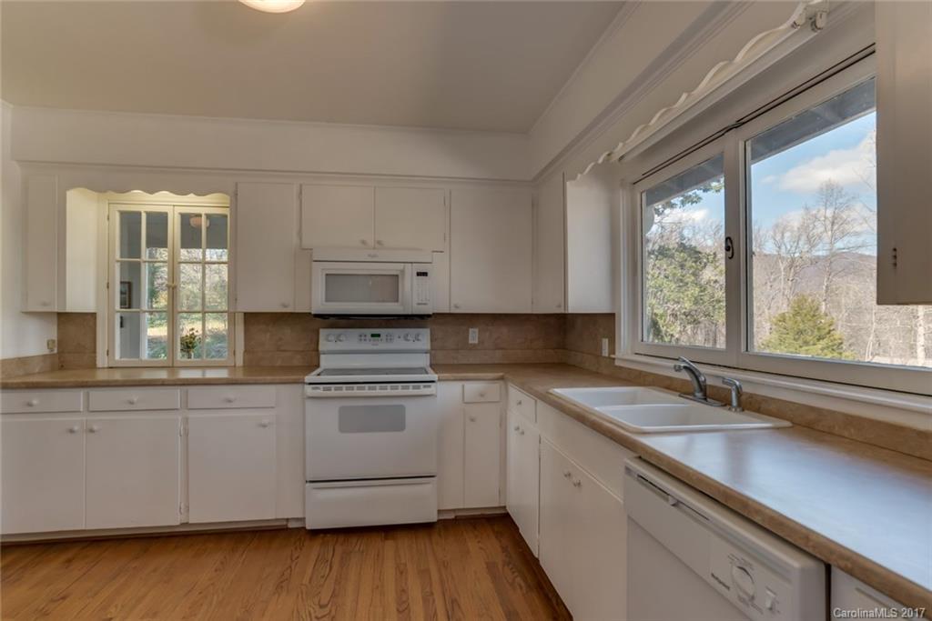 686 Wilderness Road Tryon, NC 28782 - Photo 10 of 16