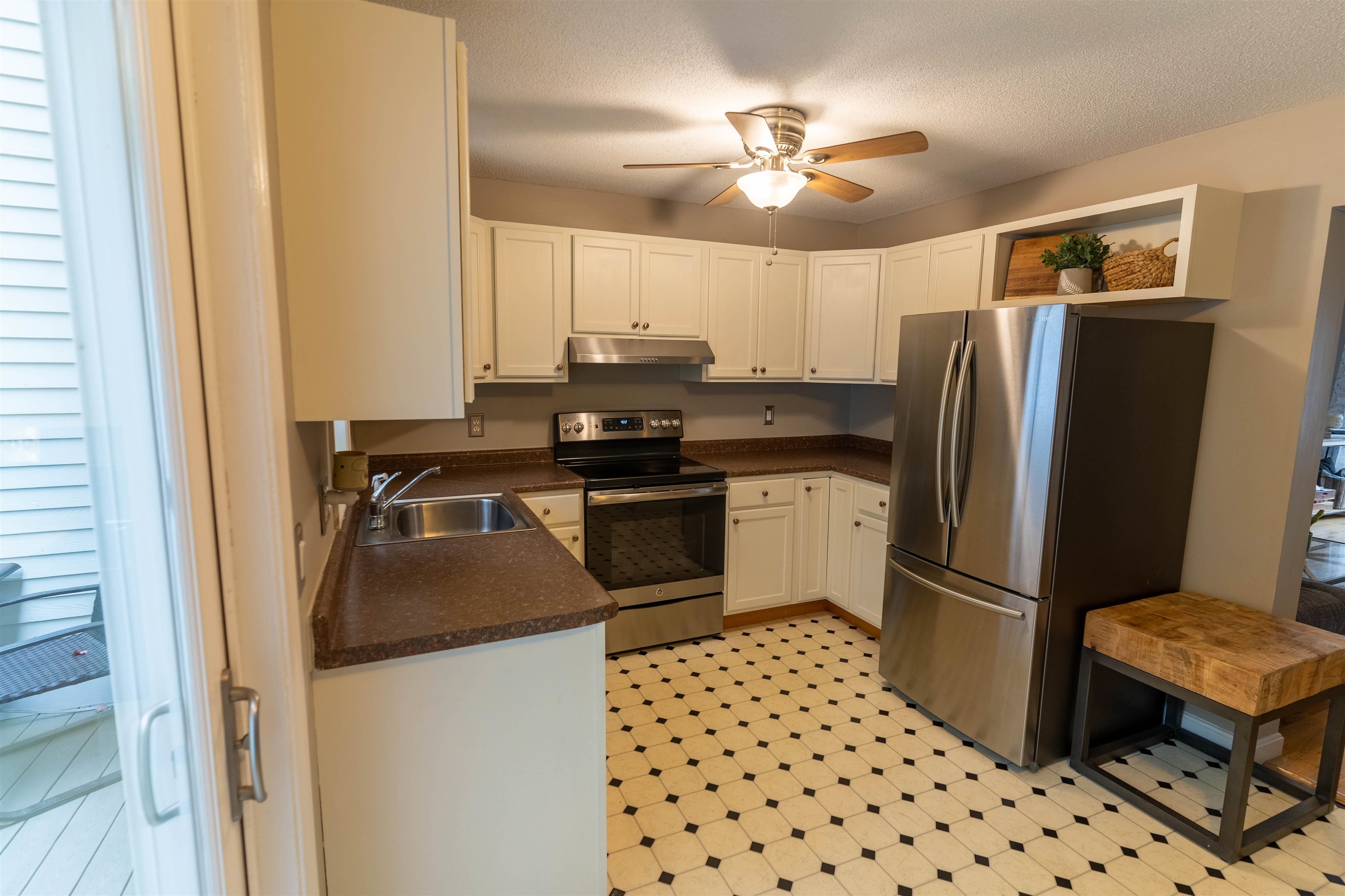 83 Woodland Green Rochester, NH 03868 - Photo 12 of 29 Gallery Image 12