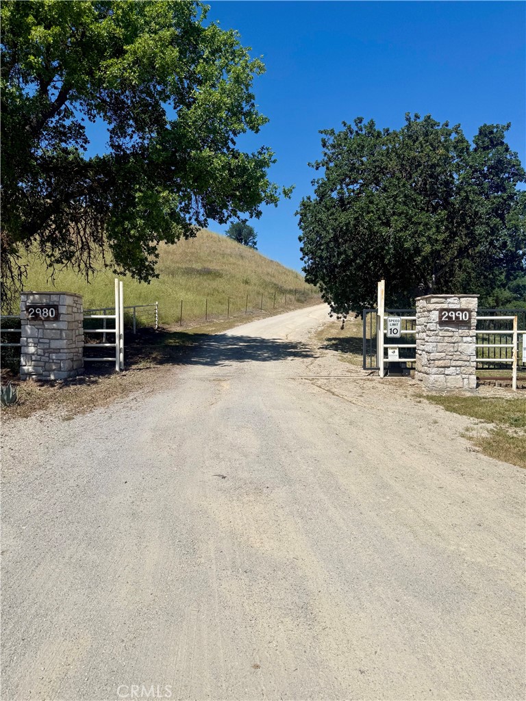 2980 Pleasant Road San Miguel, CA 93451 - Photo 7 of 23 Gate to property