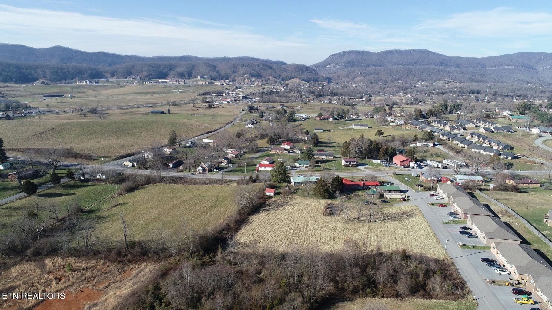 136 St George Lane Harrogate, TN 37752 - Photo 4 of 11 6