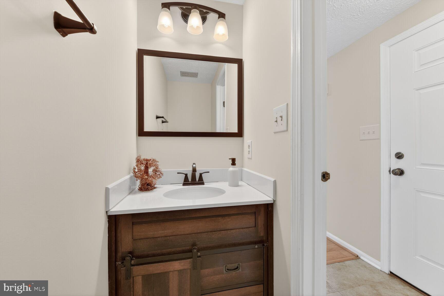 1754 Sundance Drive Reston, VA 20194 - Photo 10 of 37