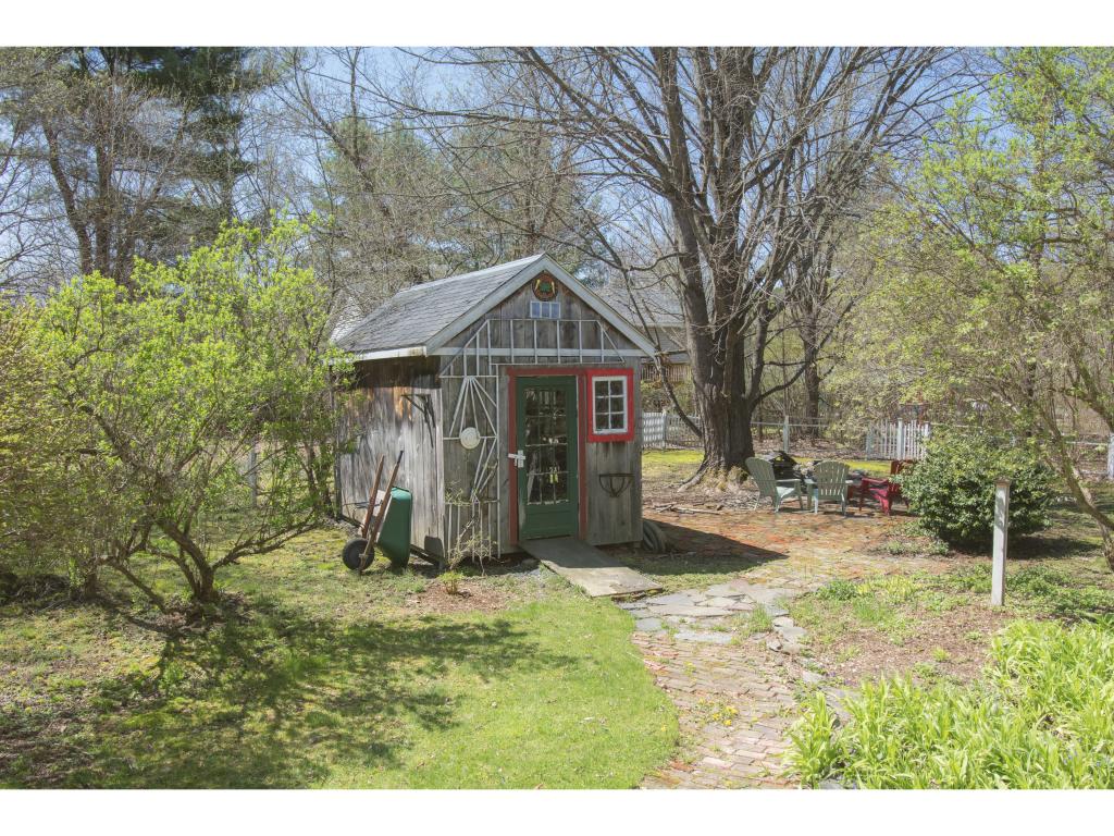 706 Chandler Road Hartford, VT 05001 - Photo 4 of 23 Gallery Image 4