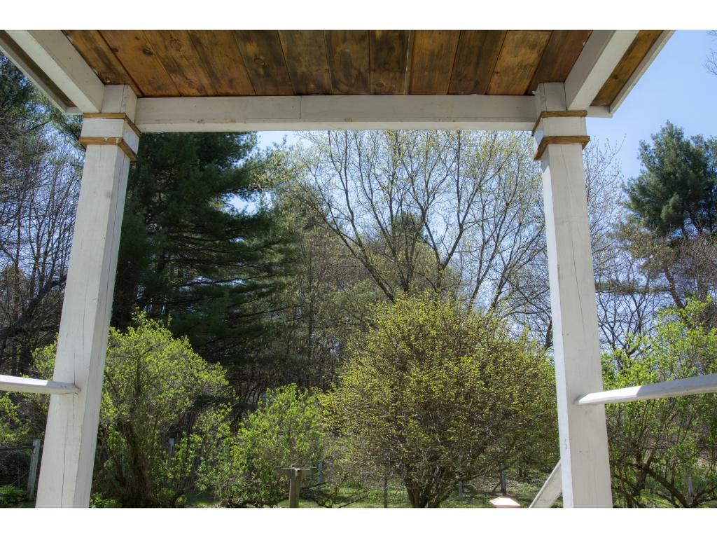706 Chandler Road Hartford, VT 05001 - Photo 8 of 23 Gallery Image 8