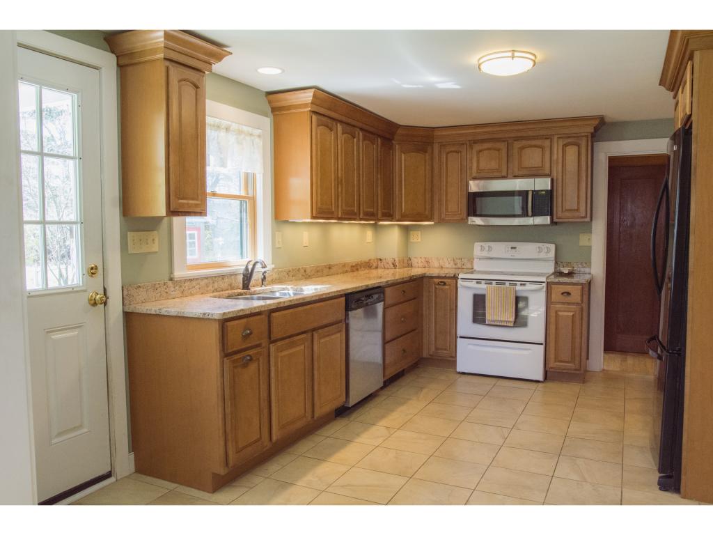 706 Chandler Road Hartford, VT 05001 - Photo 10 of 23 Gallery Image 10