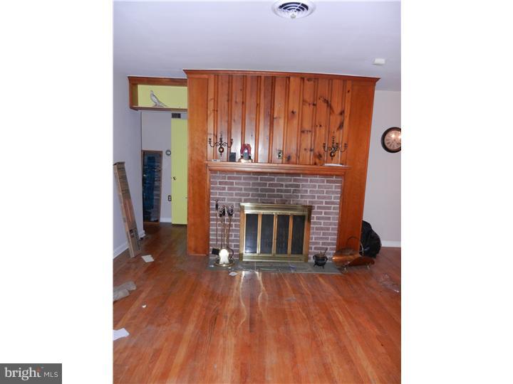 2403 Duncan Road Wilmington, DE 19808 - Photo 6 of 7 Living Room