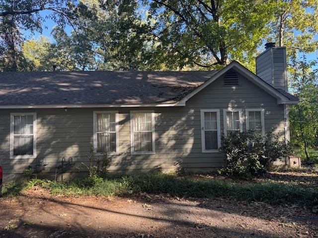 642 Lagrange Pk Cove Memphis, TN 38111 - Photo 1 of 4 a front view of a house with garden