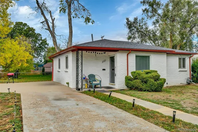 $405,000 | 2921 Jasmine Street, Denver, CO 80207