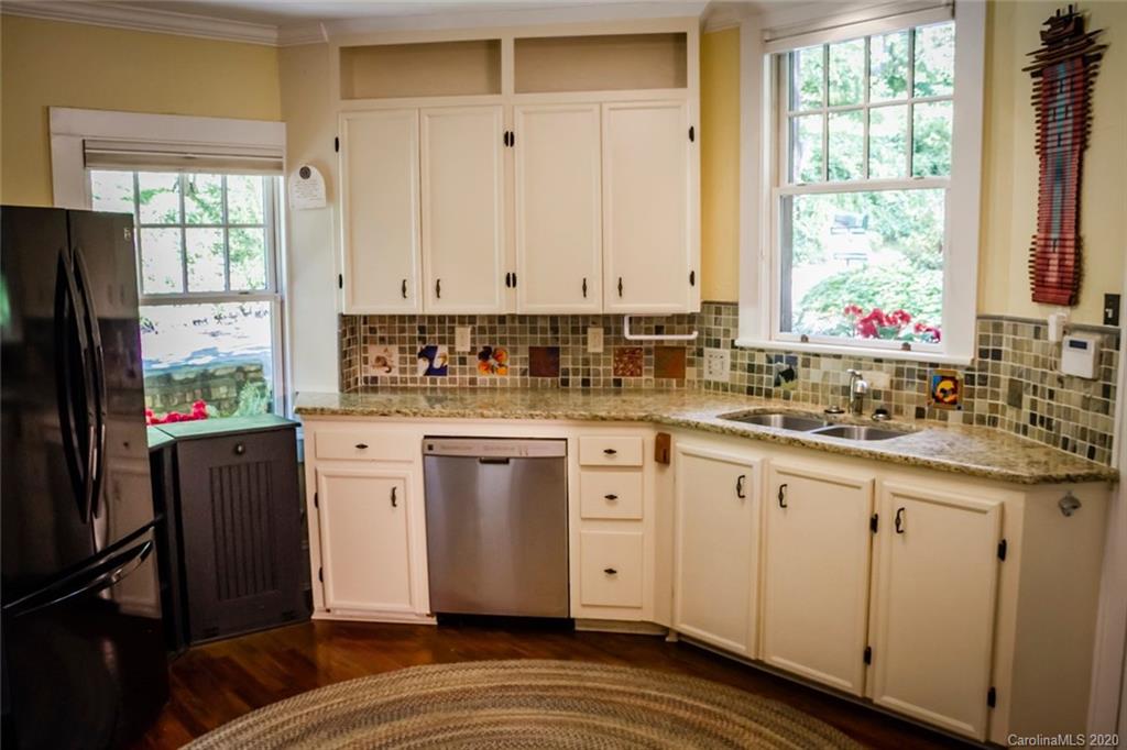 9 Howland Road Asheville, NC 28804 - Photo 13 of 34 Gallery Image 13