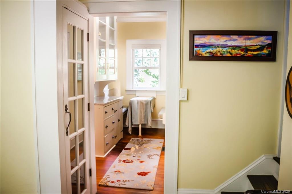 9 Howland Road Asheville, NC 28804 - Photo 14 of 34 Gallery Image 14