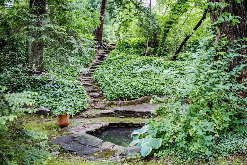 9 Howland Road Asheville, NC 28804 - Photo 33 of 34 Gallery Image 33