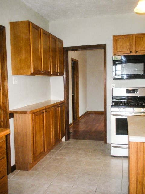 9406 Lower Huntington Road Fort Wayne, IN 46809 - Photo 11 of 26