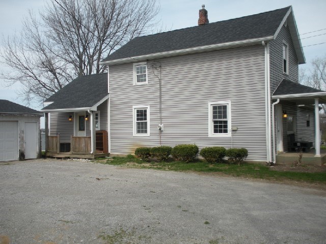 9406 Lower Huntington Road Fort Wayne, IN 46809 - Photo 3 of 26