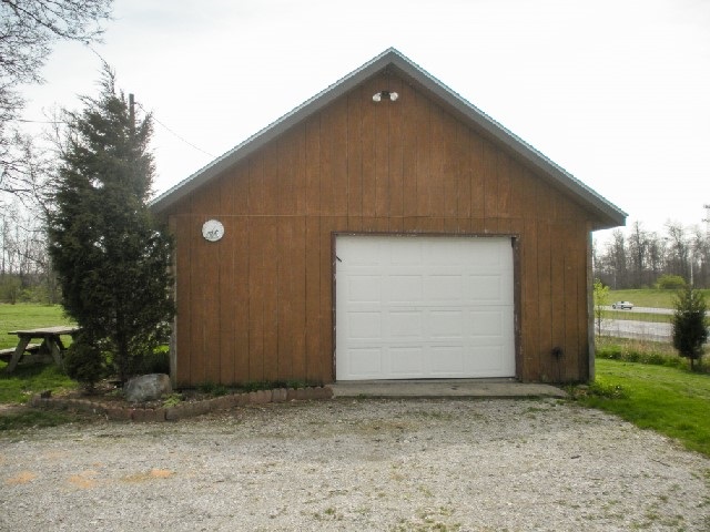 9406 Lower Huntington Road Fort Wayne, IN 46809 - Photo 5 of 26