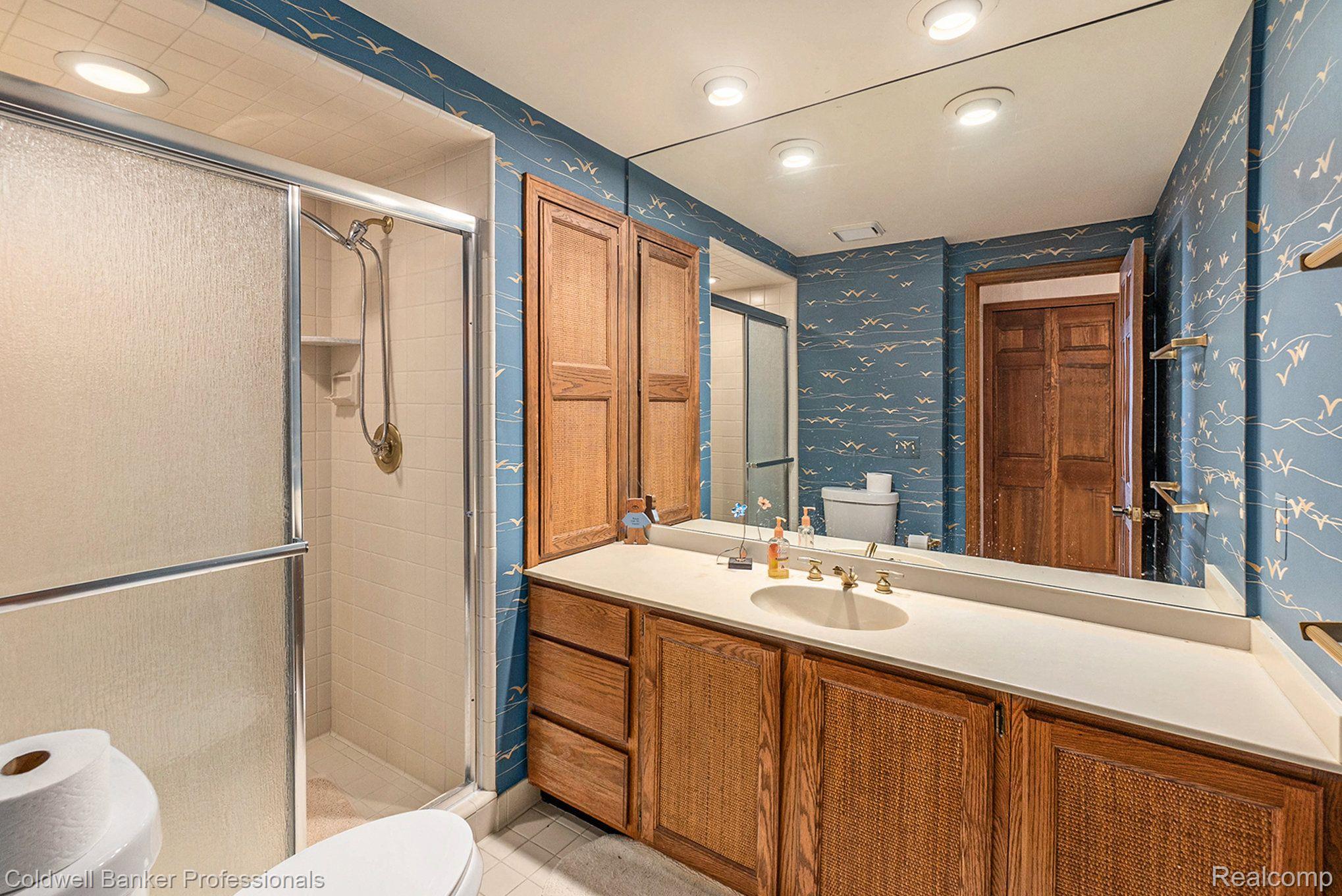 1754 Thomas Rochester, MI 48309 - Photo 18 of 36 Gallery Image 18