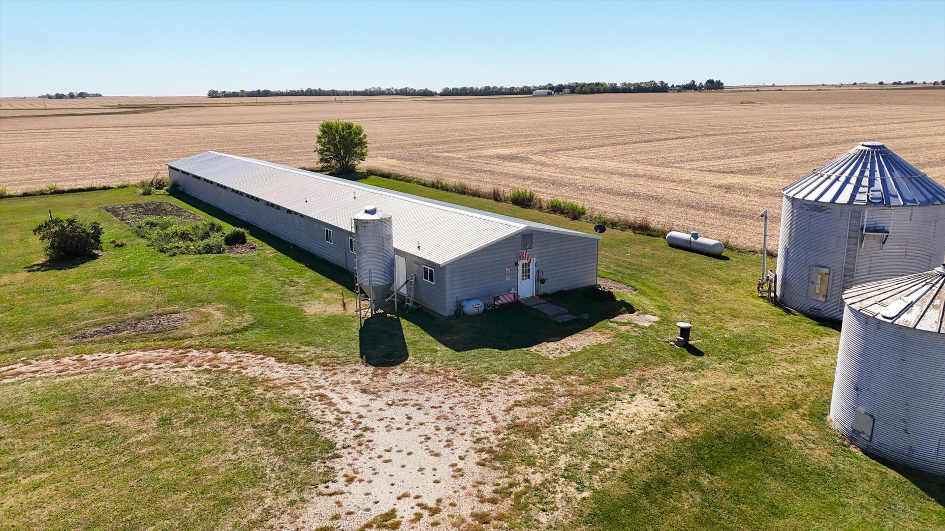139 North 1500E Road Paxton, IL 60957 - Photo 29 of 49 a view of a lake with a lake