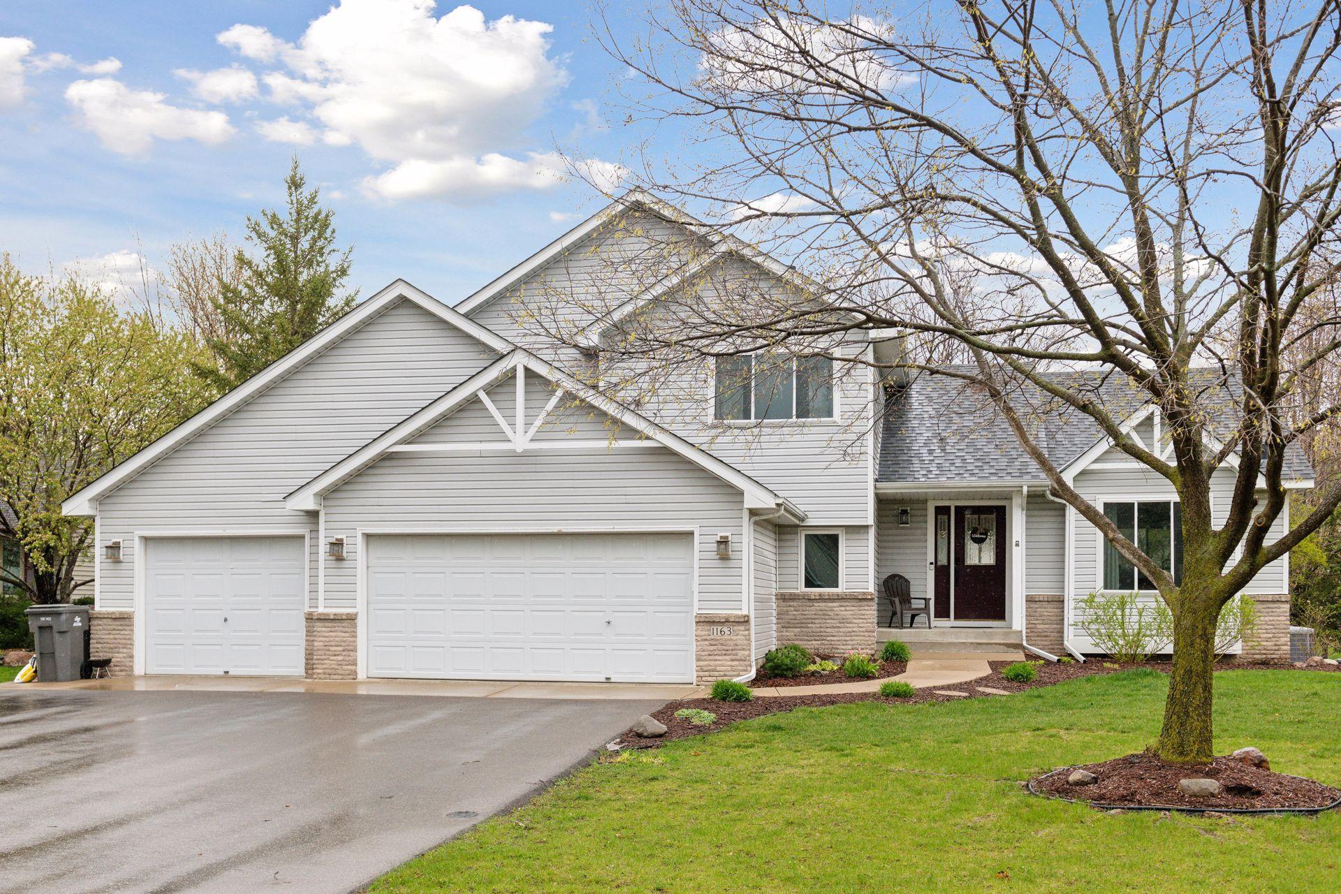 1163 Ridge Bluff Court Chaska, MN 55318 - Photo 1 of 29 Gallery Image 1