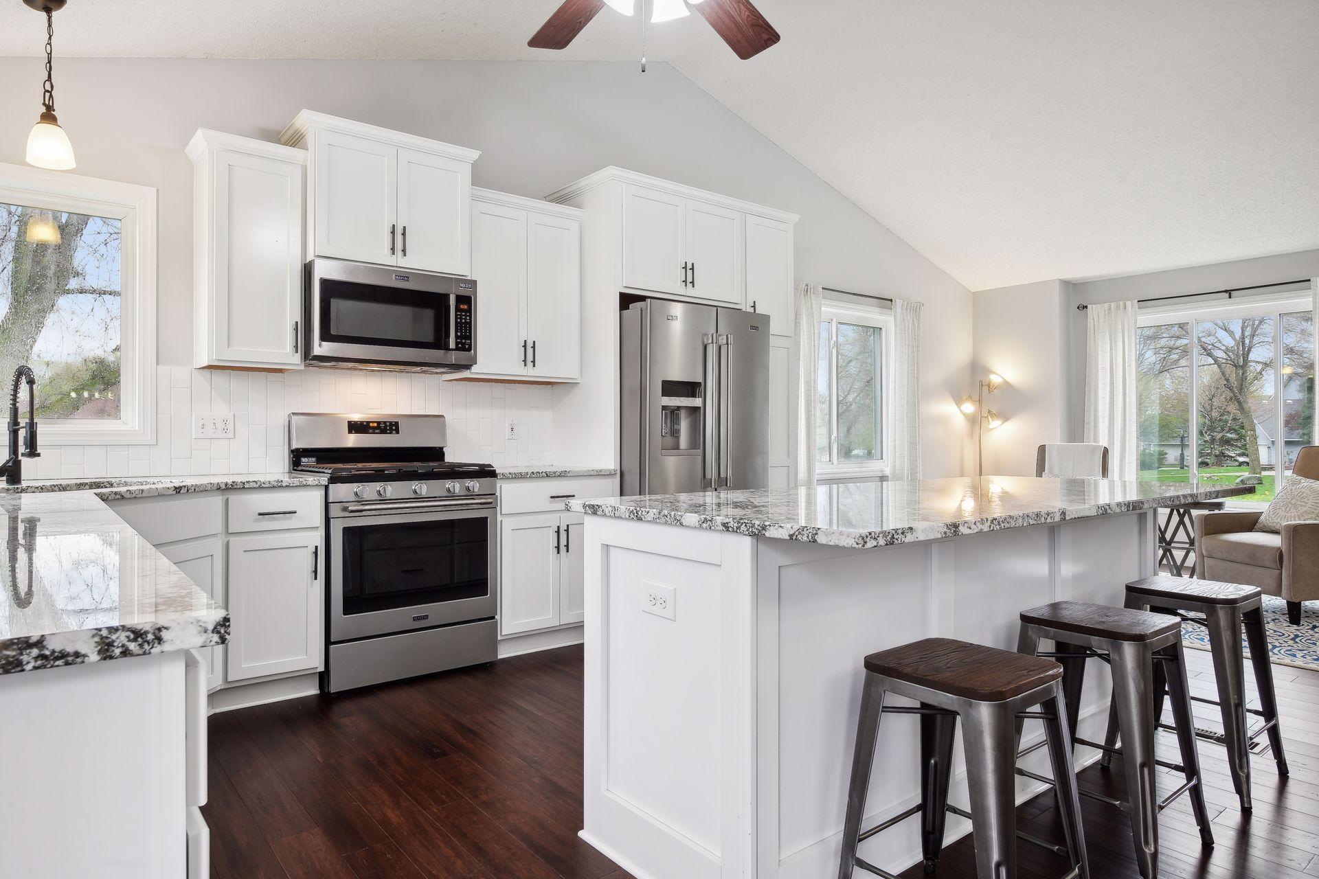 1163 Ridge Bluff Court Chaska, MN 55318 - Photo 5 of 29 Gallery Image 5