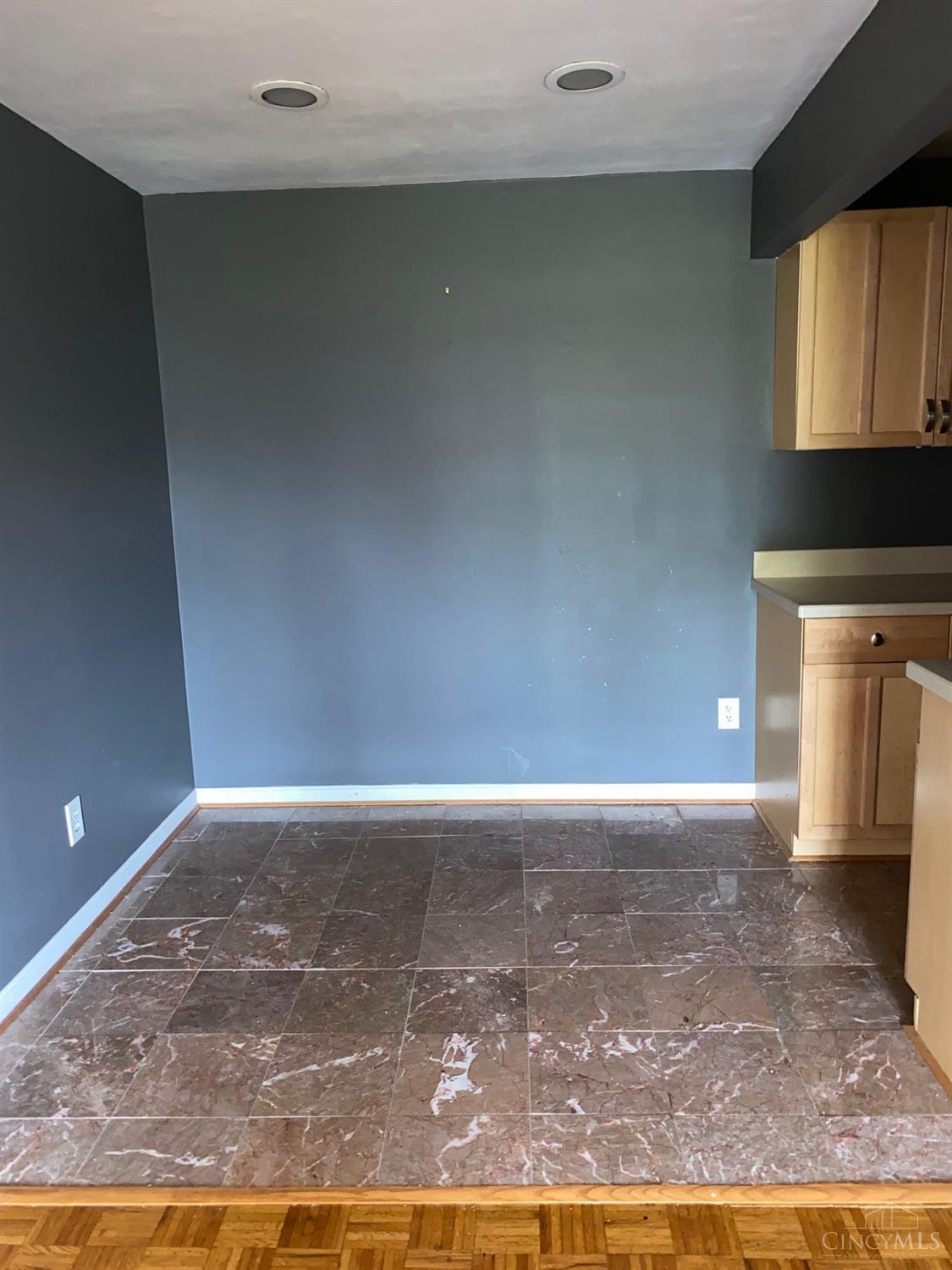 1815 William Howard Taft Road, Unit 604 Cincinnati, OH 45206 - Photo 8 of 21
