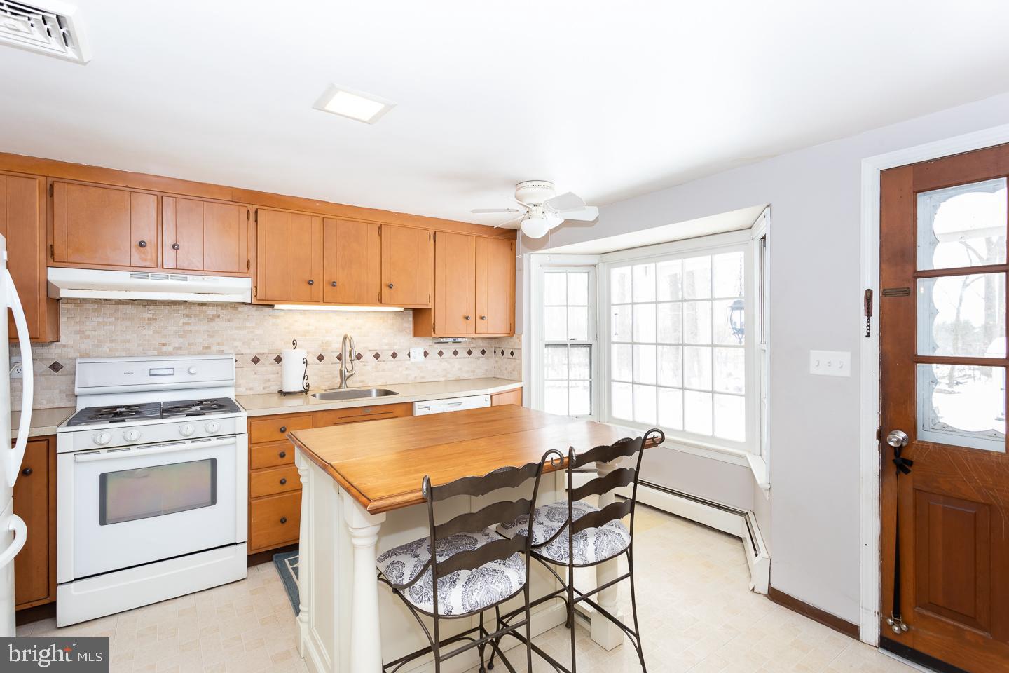 1212 Laurelwood Road Pottstown, PA 19465 - Photo 8 of 35 Gallery Image 8