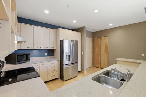 $397,500 | 309 West Washington Avenue, Unit 412, Madison, WI 53703