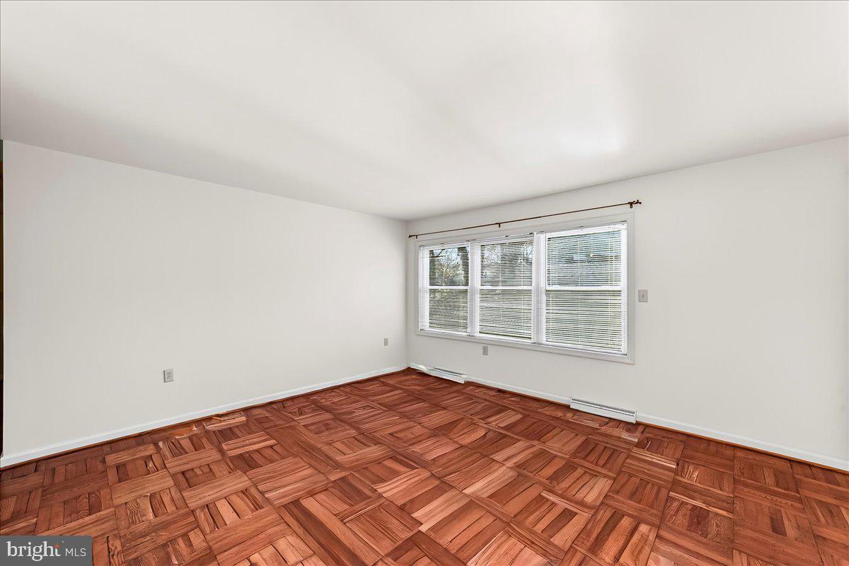 45 Osage Road Claymont, DE 19703 - Photo 11 of 25 Living Room
