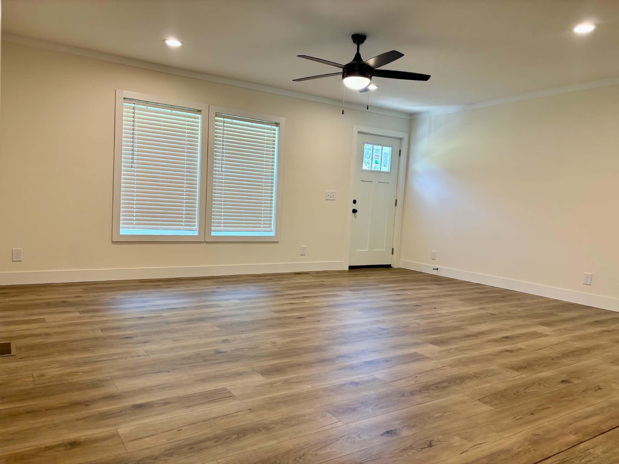 3702 Buck Mountain Road Roanoke, VA 24018 - Photo 14 of 22 living room